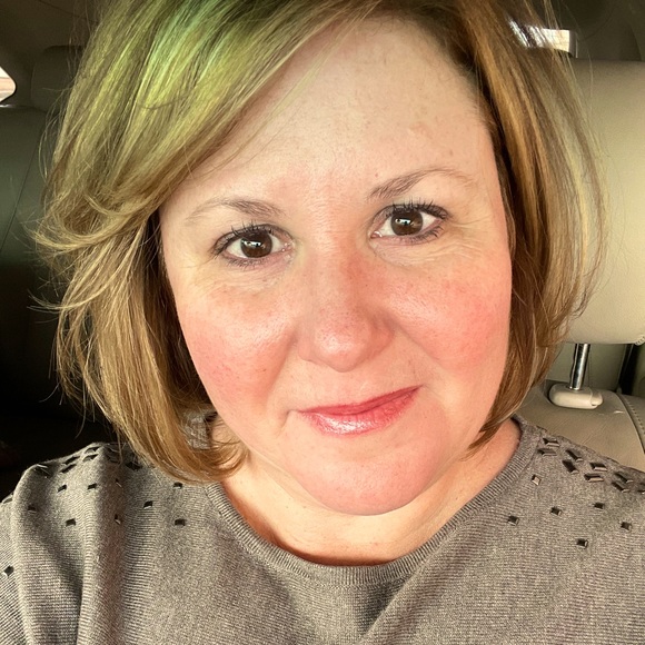 Meet your Posher, Heather - Picture 2 of 5